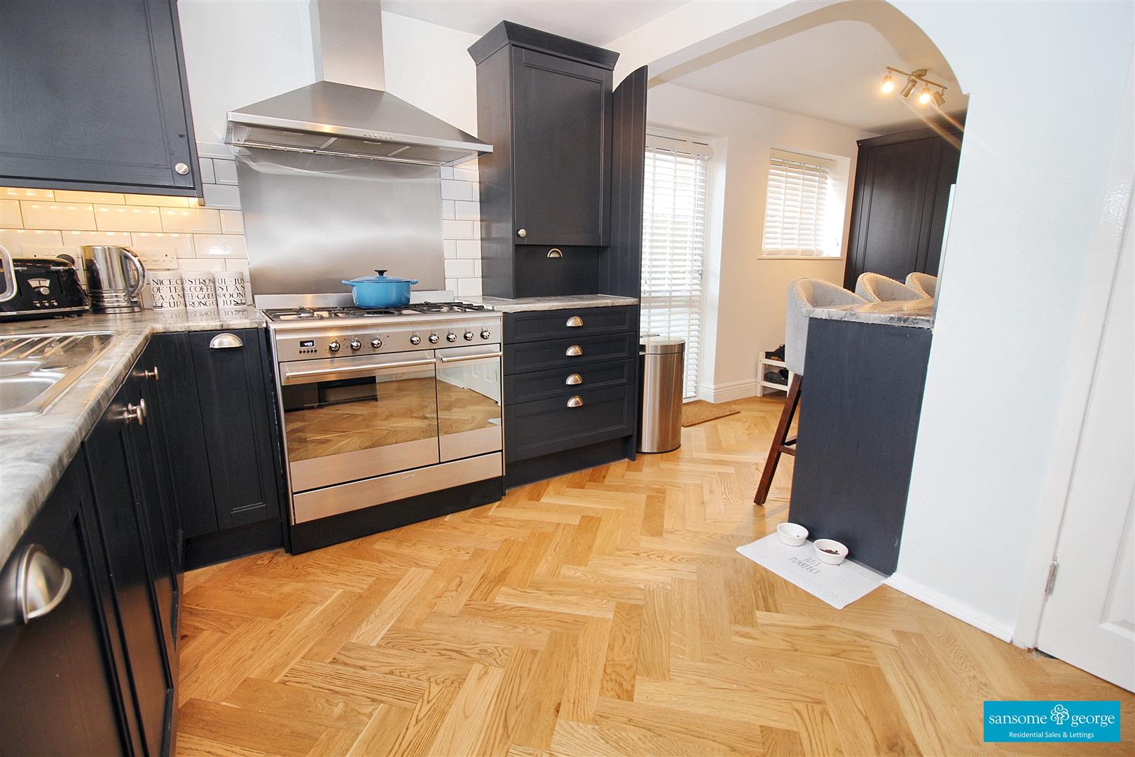 3 bed property in Usk Road, Reading